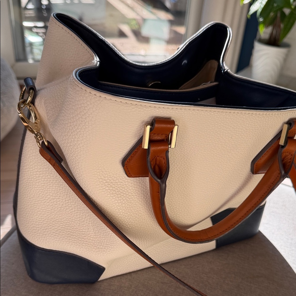 GUESS Cream and Tan Satchel Bag - Picture 5 of 6